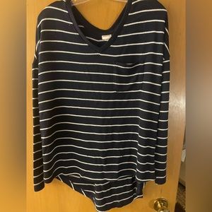 Ladies long sleeve top